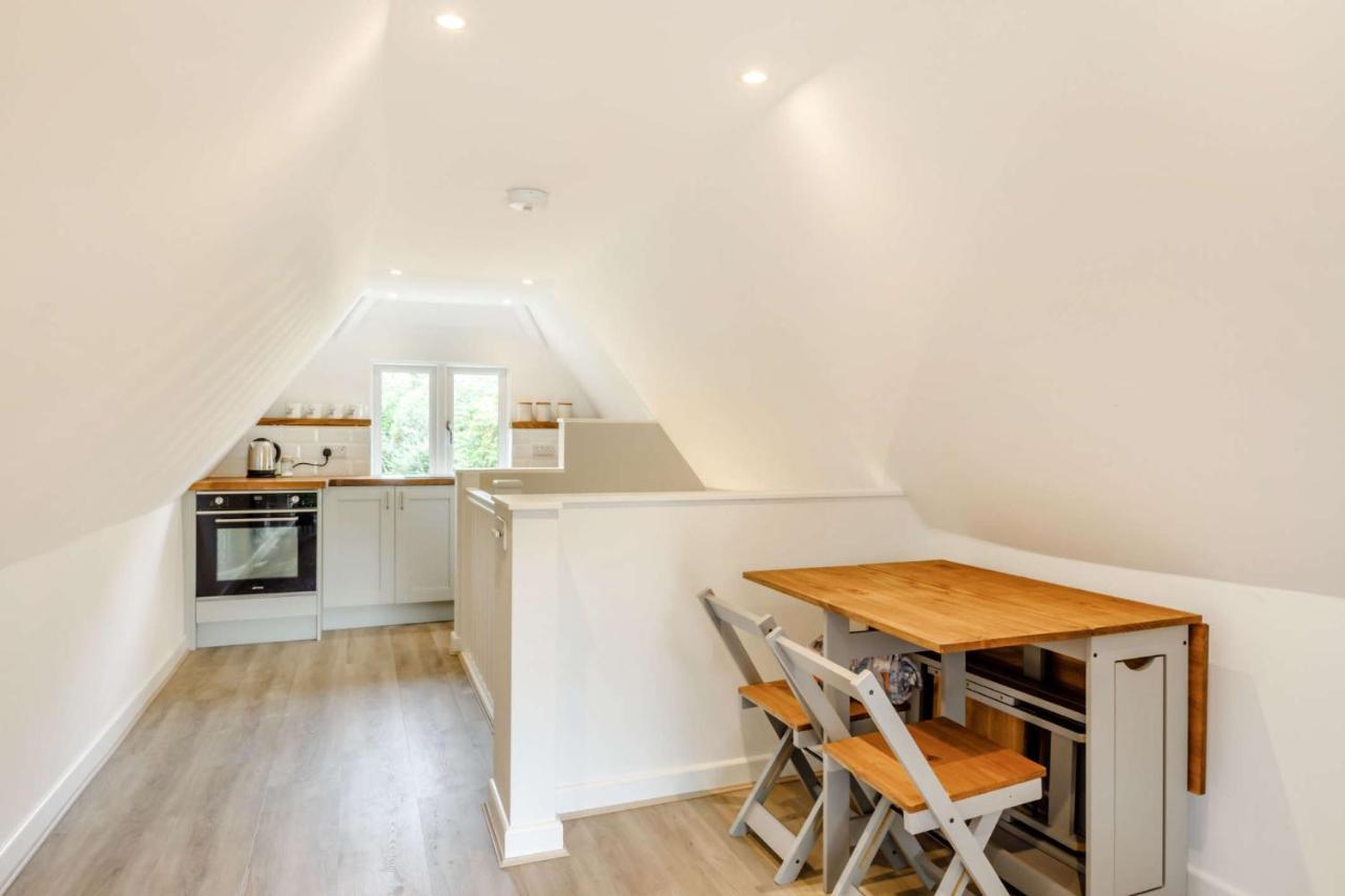 Little Thatch Lovely 2-Bed Converted Workshop Near Weymouth Radipole Exterior foto